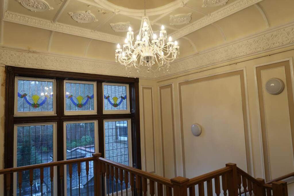 Two-Bedroom Apartment With Scenic Balcony View Shipley (West Yorkshire) Exterior foto
